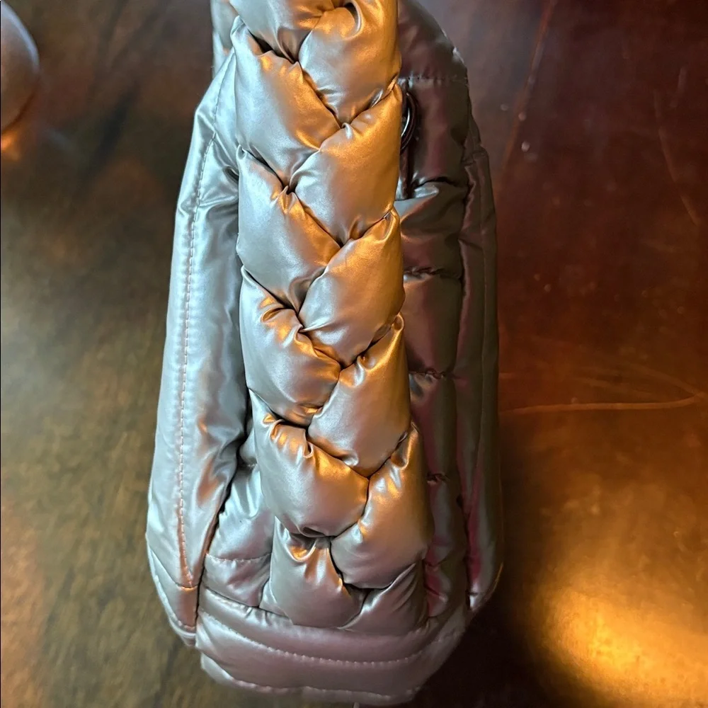 THINK ROYLN the “Kelsie” bag in silver! - Picture 5 of 8